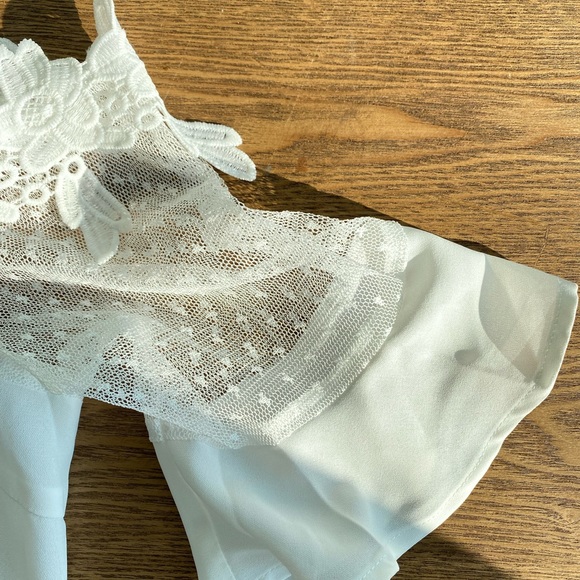 White summer top, lace sleeves, off shoulder, embroidered flowers Size L NWOT - Picture 5 of 11